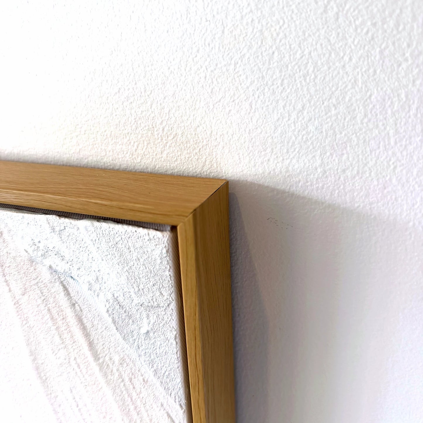 QIBI-PALE-PETAL-70X100-WF frame corner detail