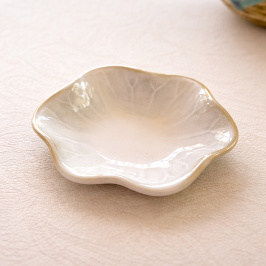 Petal-Shaped Ceramic Catchall Dish – Underglaze Colour