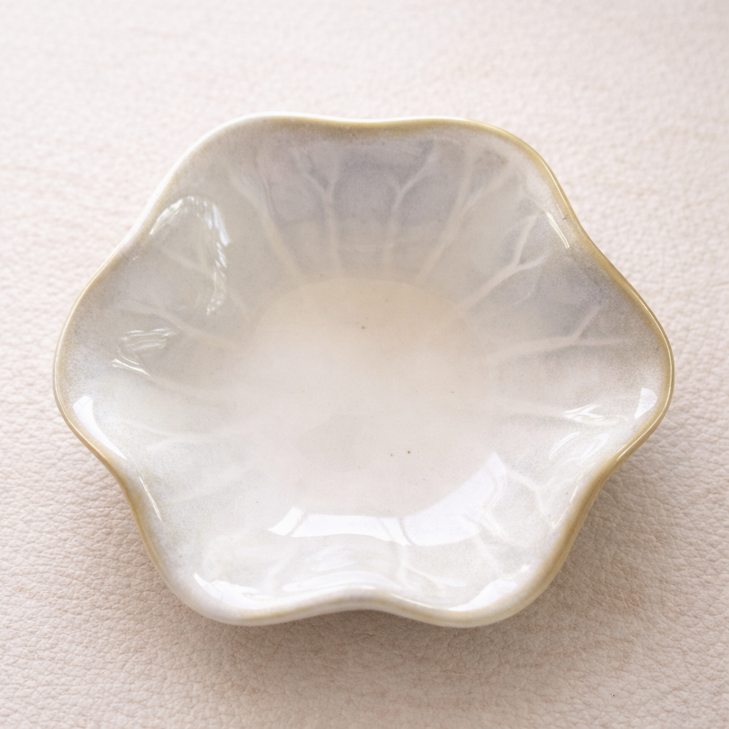 Petal-Shaped Ceramic Catchall Dish – Underglaze Colour