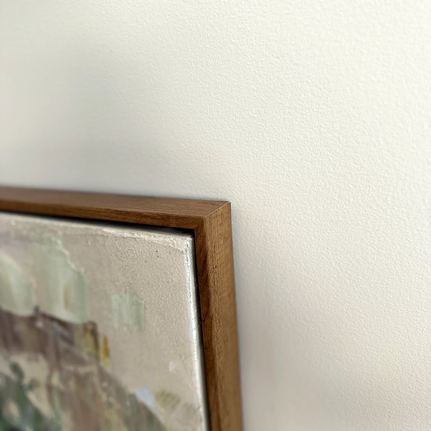 QIBI-BLUSH-MOSS-60X60-WF frame corner detail