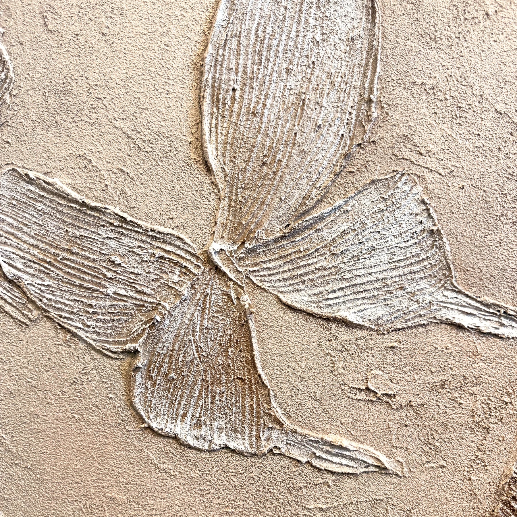 QIBI-IVORY-BUTTERFLIES-50X70-WF painting closeup detail