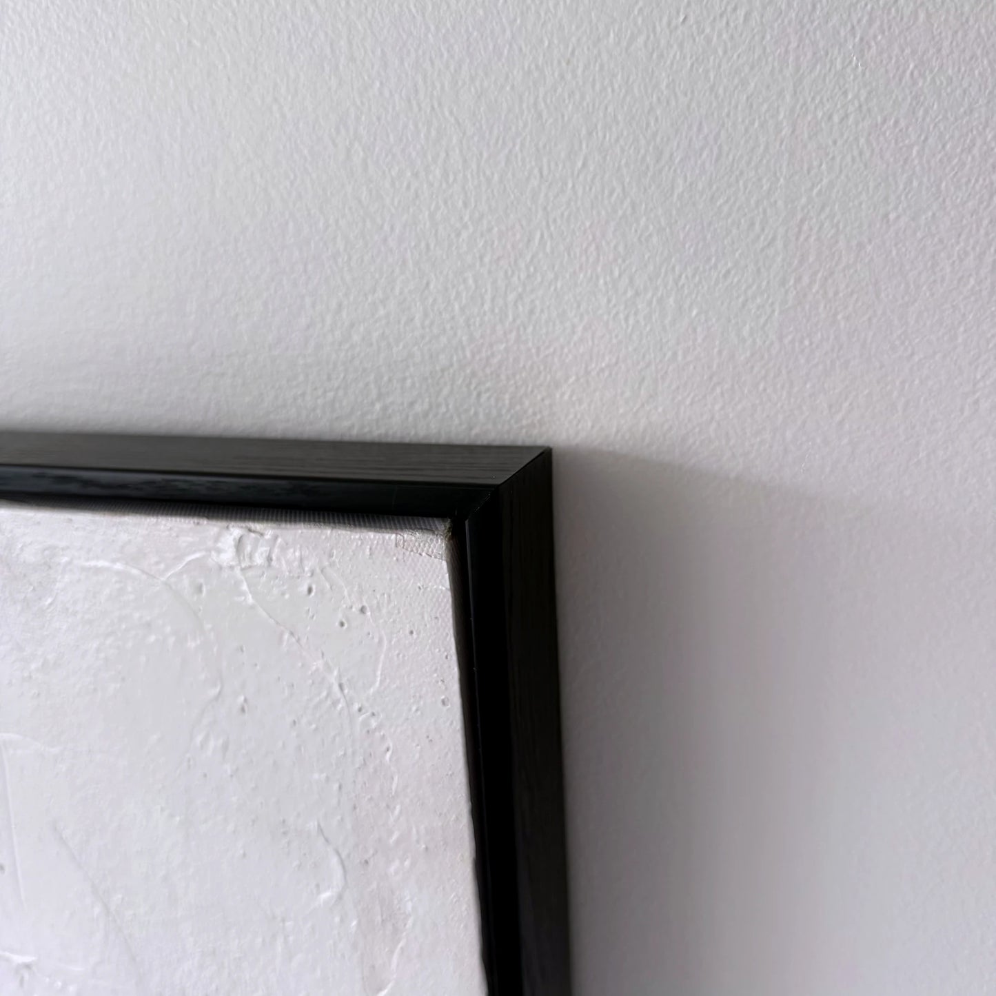 QIBI-JADE-VEIN-70X100-BF frame corner detail